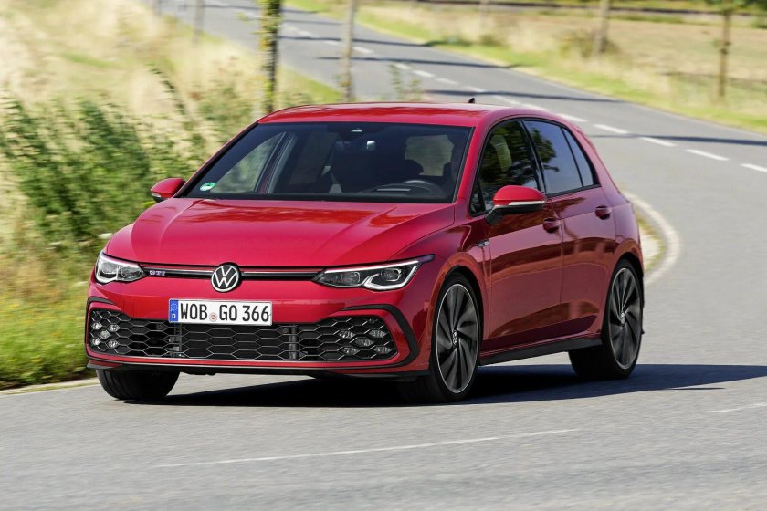Фольксваген гольф GTI 2021