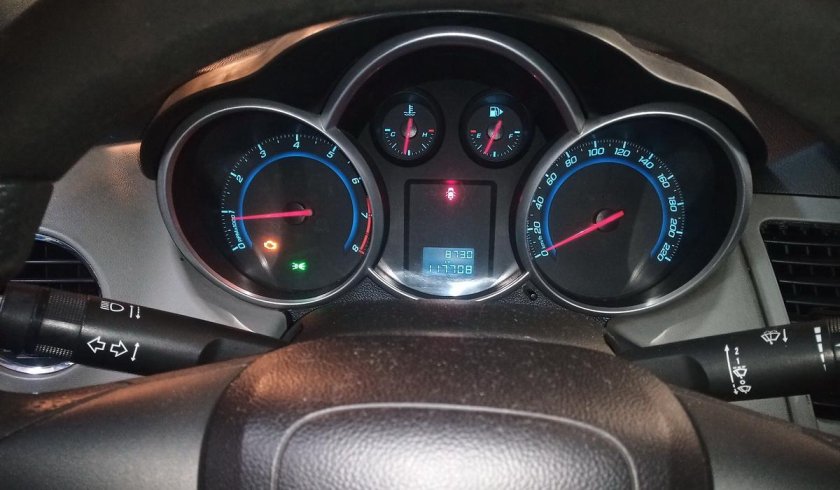 Приборка на Шевроле Круз 2011