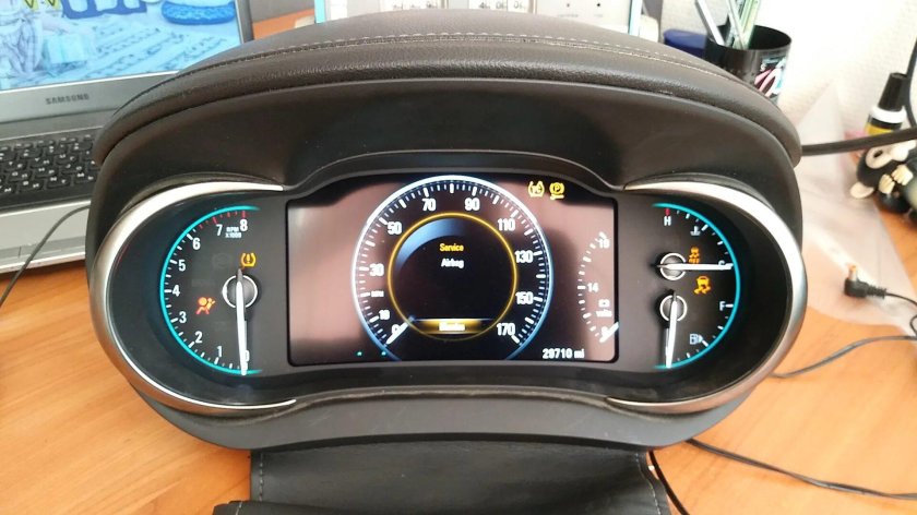 Buick Lacrosse приборная панель