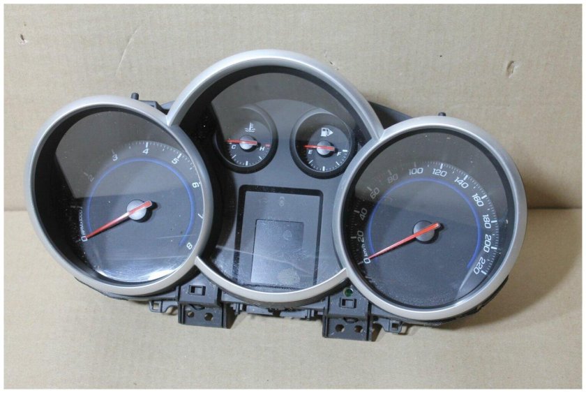 Приборная панель для Chevrolet Cruze 2009