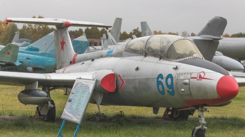 Л-29 Дельфин