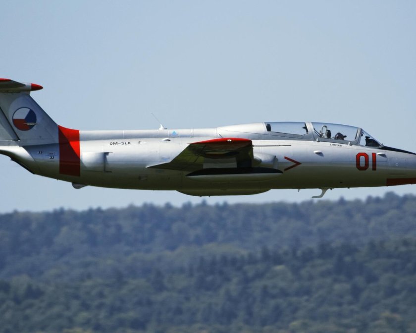 Реактивный самолет л-29