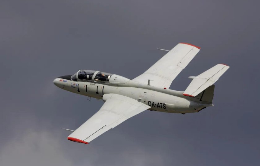 Aero l-29 Delfin