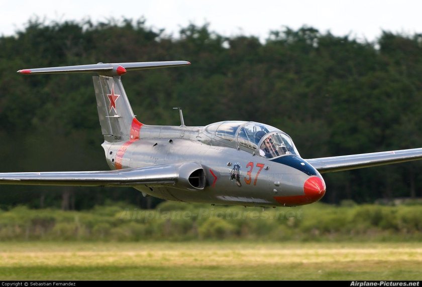Aero l-29 Delfin