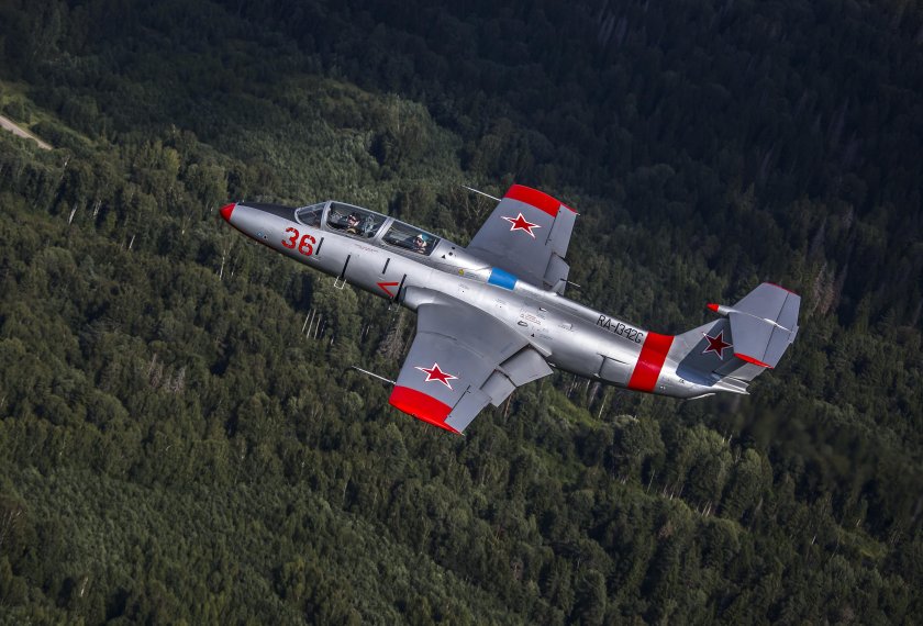 Л-29 Дельфин