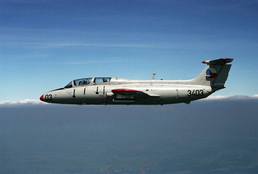 Самолет Aero l-29 Delfin