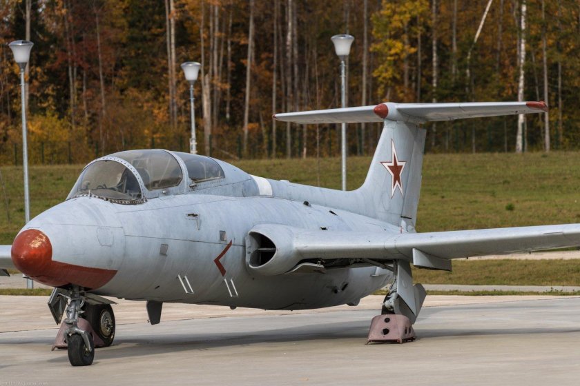 Л-29 Дельфин