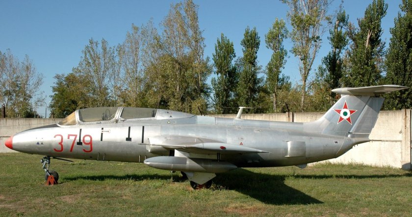 Aero l-29 Delfin
