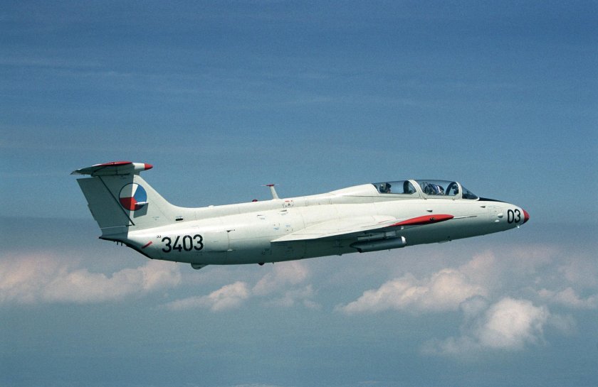 Реактивный самолет л-29