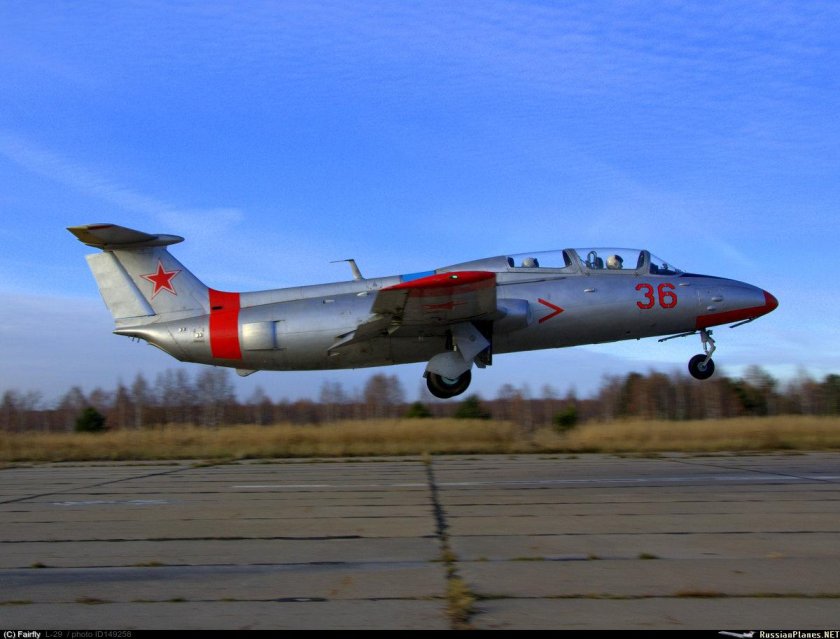 Л-29 Дельфин