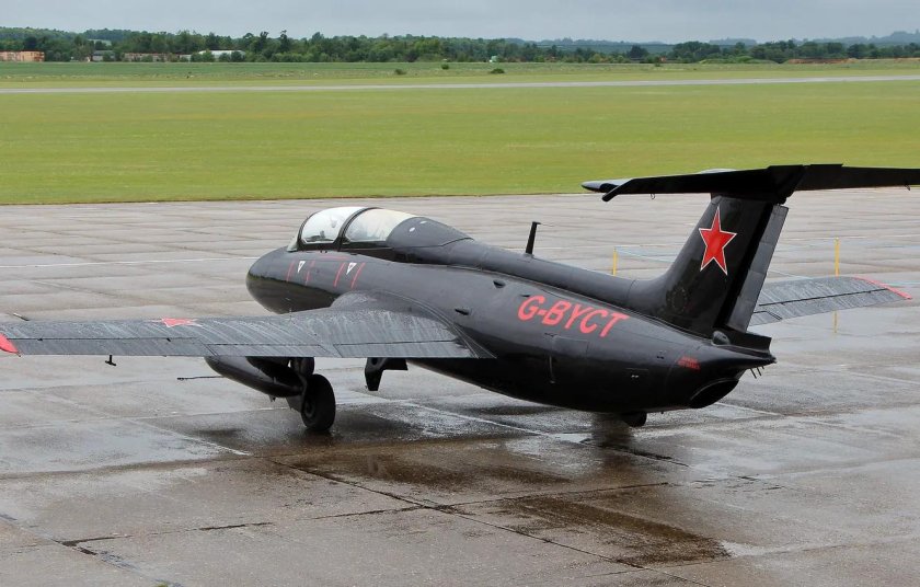 Самолет Aero l-29 Delfin