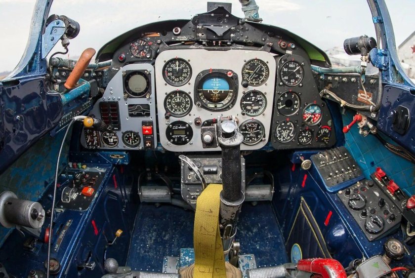 Aero l-29 Delfin кабина