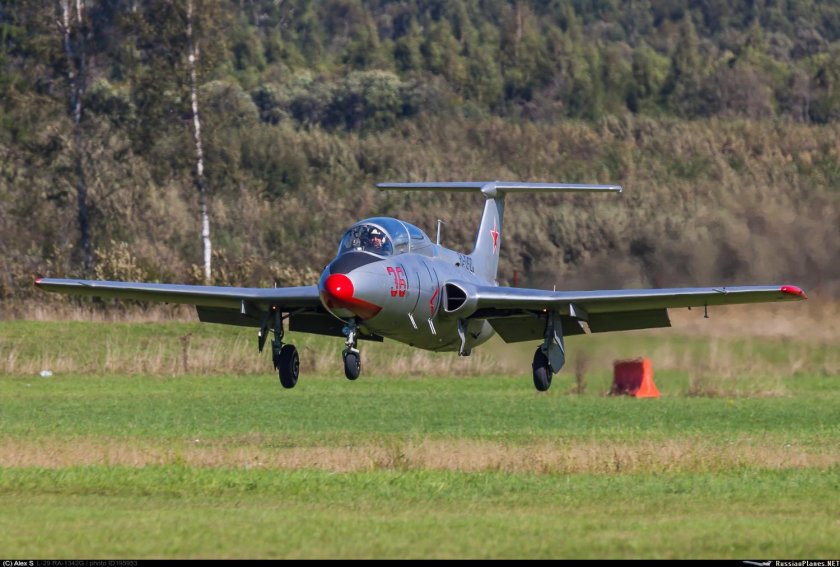 Л-29 Дельфин