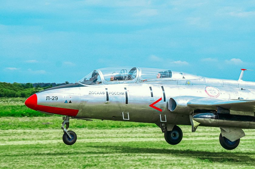 Л-29 Дельфин