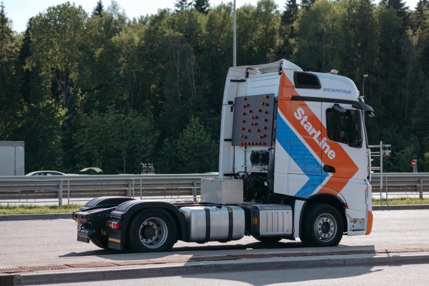 Беспилотные Грузовики м11