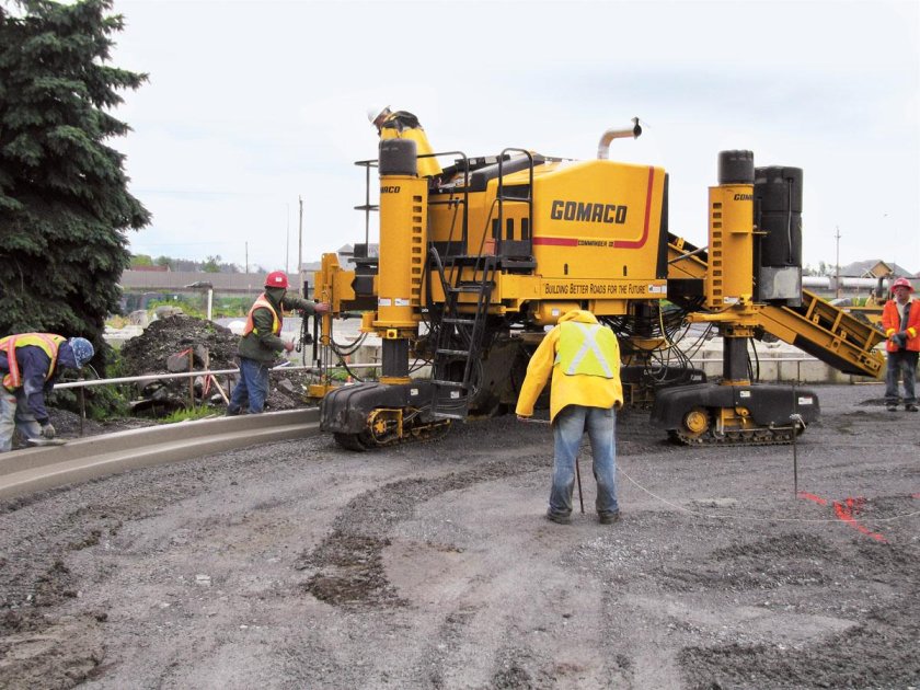 GOMACO Commander III