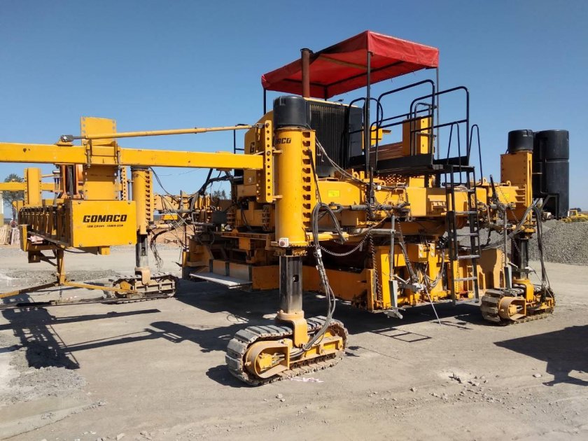 GOMACO Commander III