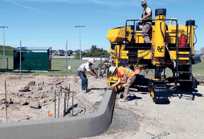 GOMACO Commander III