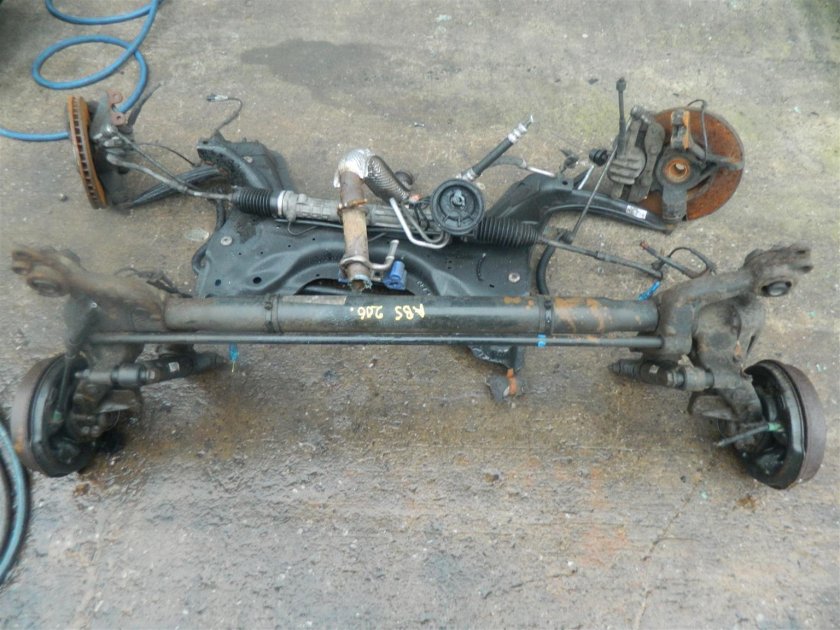 Задняя балка Пежо 206