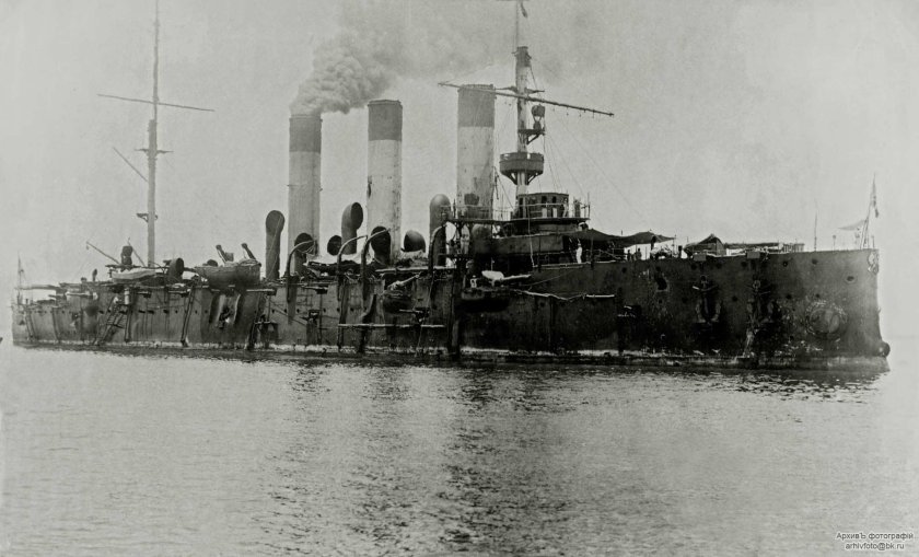 Крейсер Аврора после Цусимского сражения
