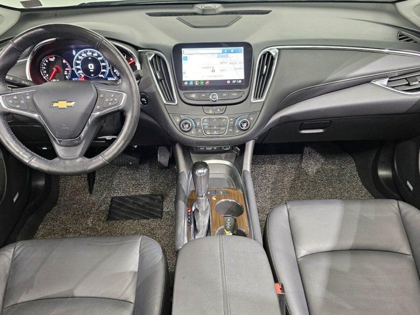 Chevrolet malibu 2 salon