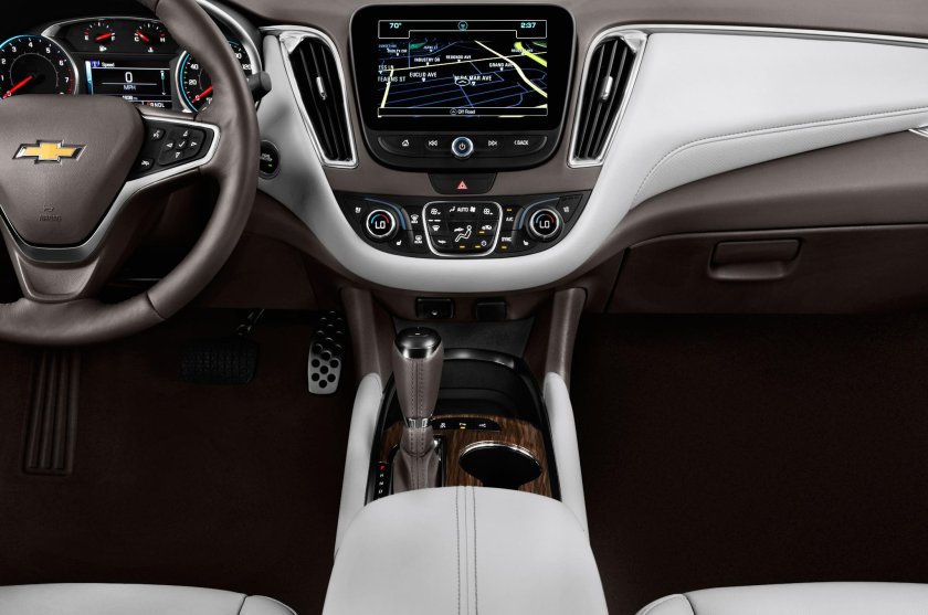 Chevrolet Malibu 2021 салон