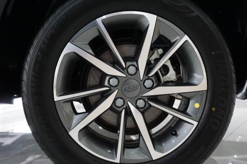 Geely Coolray диски r18