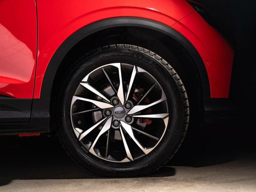 Geely Coolray диски r18