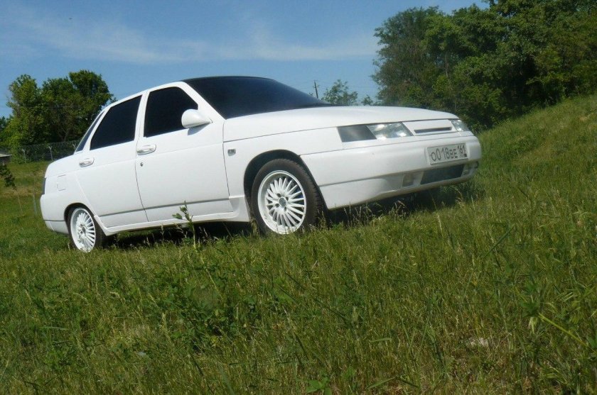 ВАЗ 2110 белая