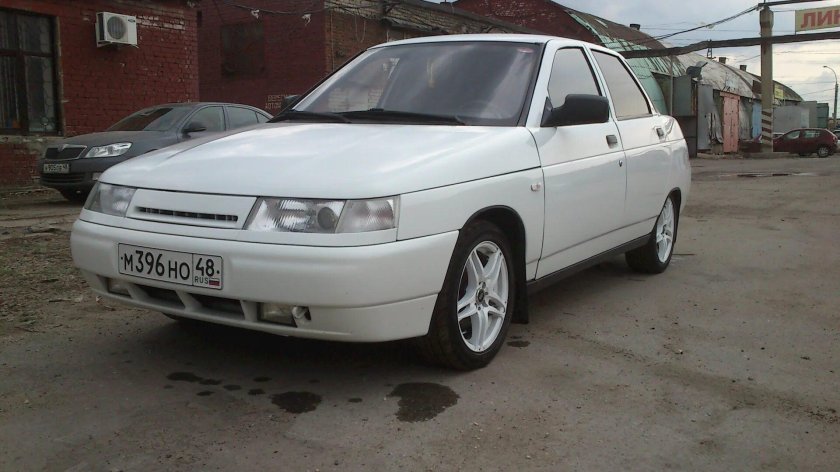 ВАЗ 2110 белое облако