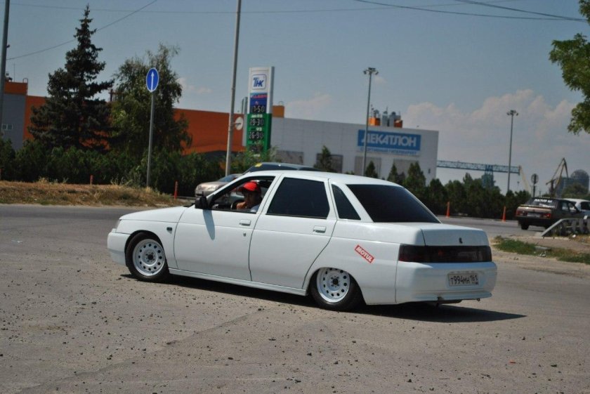 ВАЗ 2110 белая тонированная