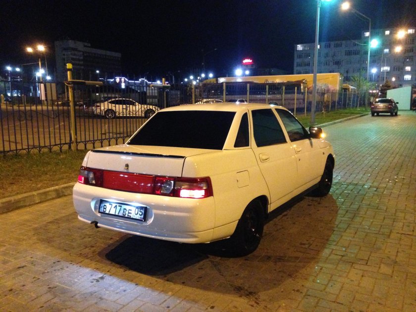 2110 Белая опер