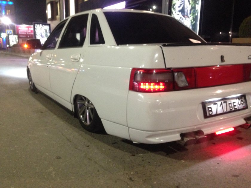 ВАЗ 2110 белая опер