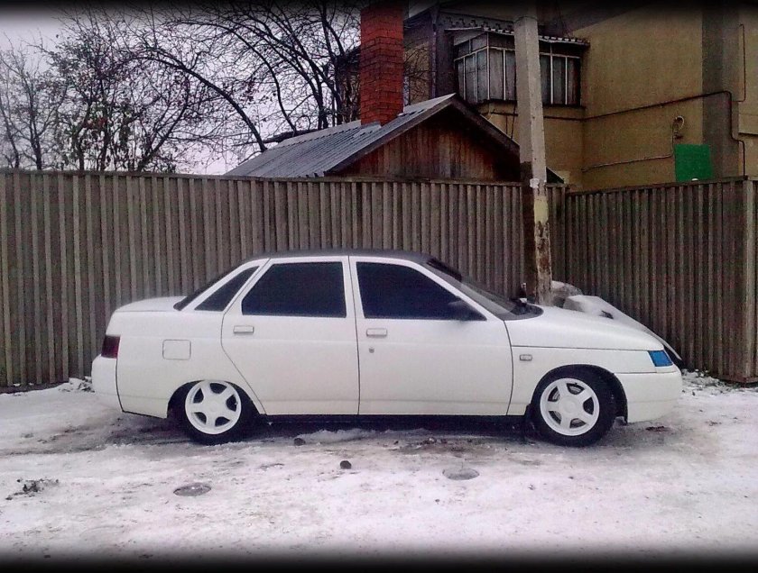 Белые торусы на ВАЗ 2110