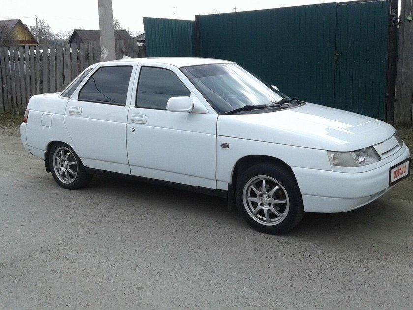Лада 2110 белая