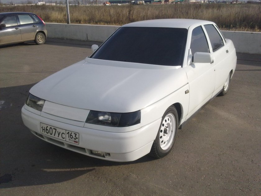 Лада 2110 белая