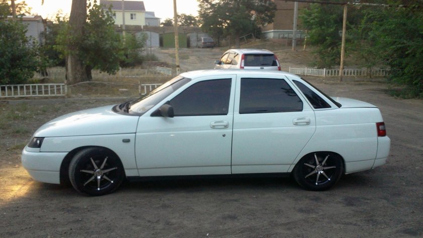 ВАЗ 2110 белая опер