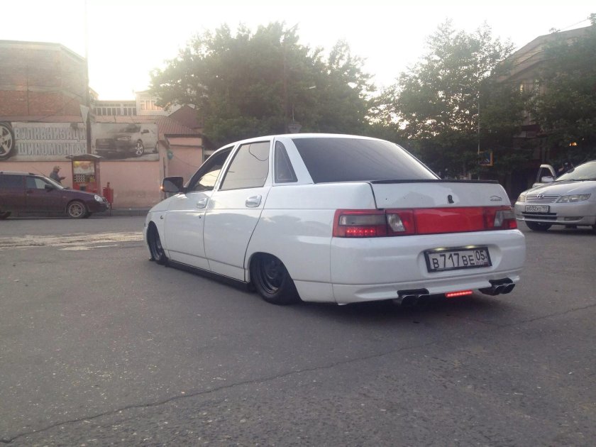 ВАЗ 2110 серебристая