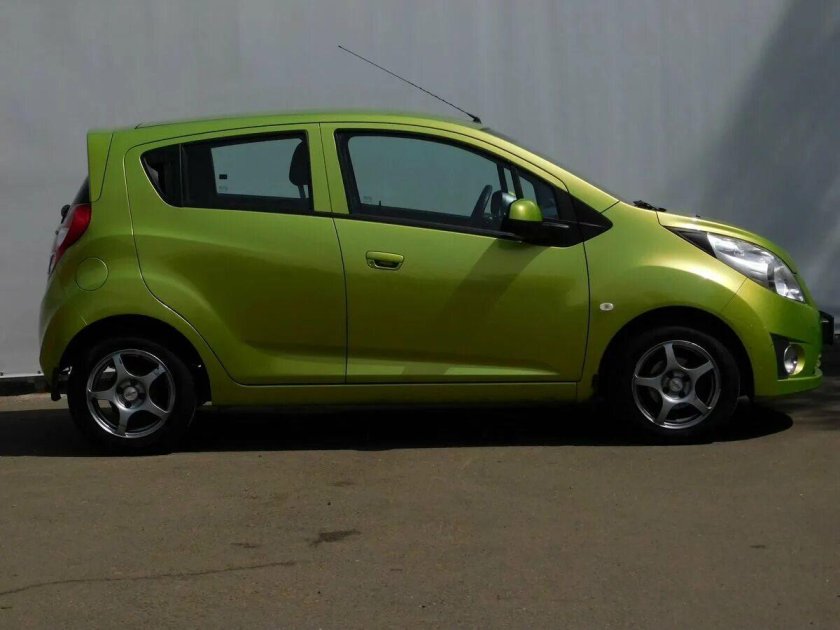 Шевроле салатовая