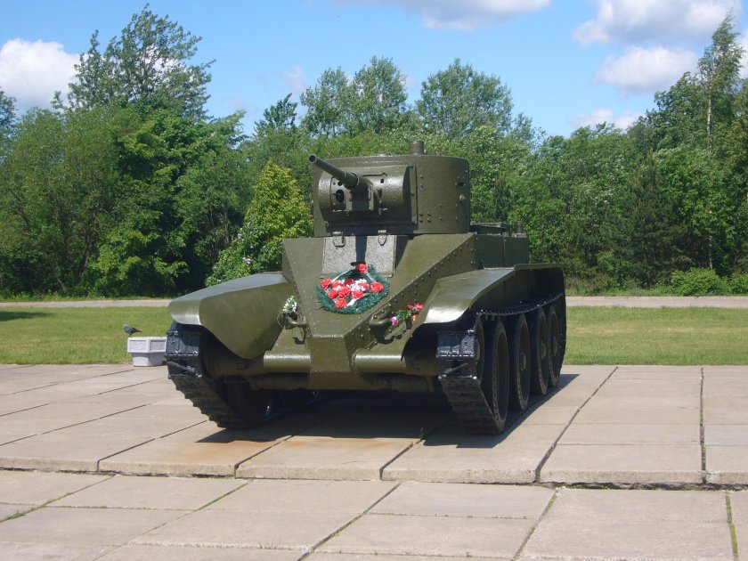 Памятник БТ-5 В Маньчжурии