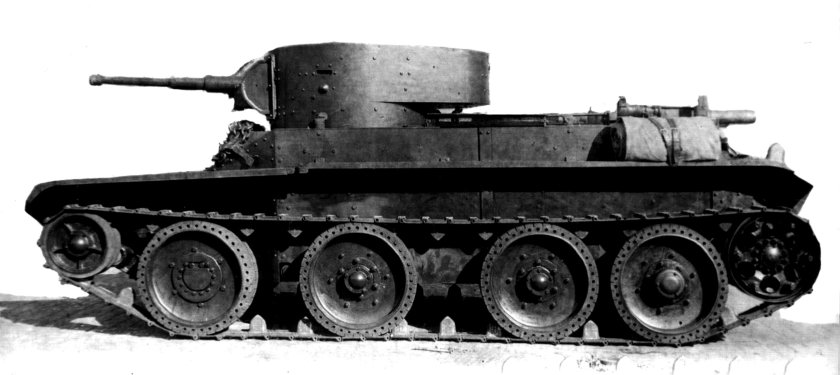 БТ-5 С Мариупольской башней