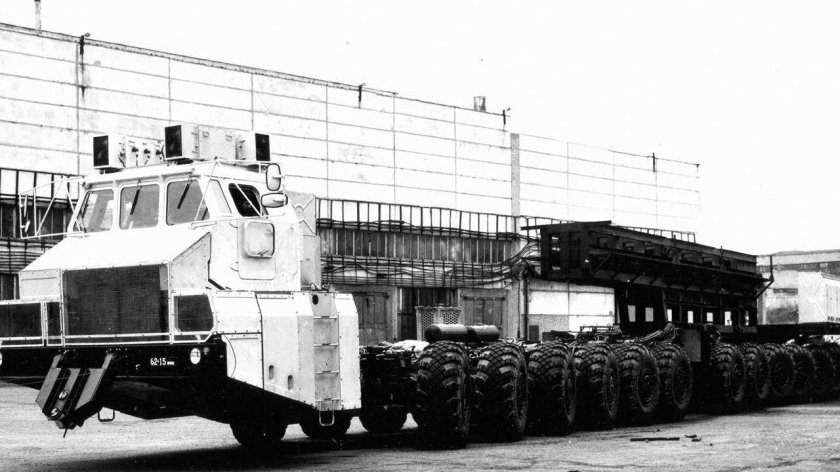 Тягач МАЗ 7907