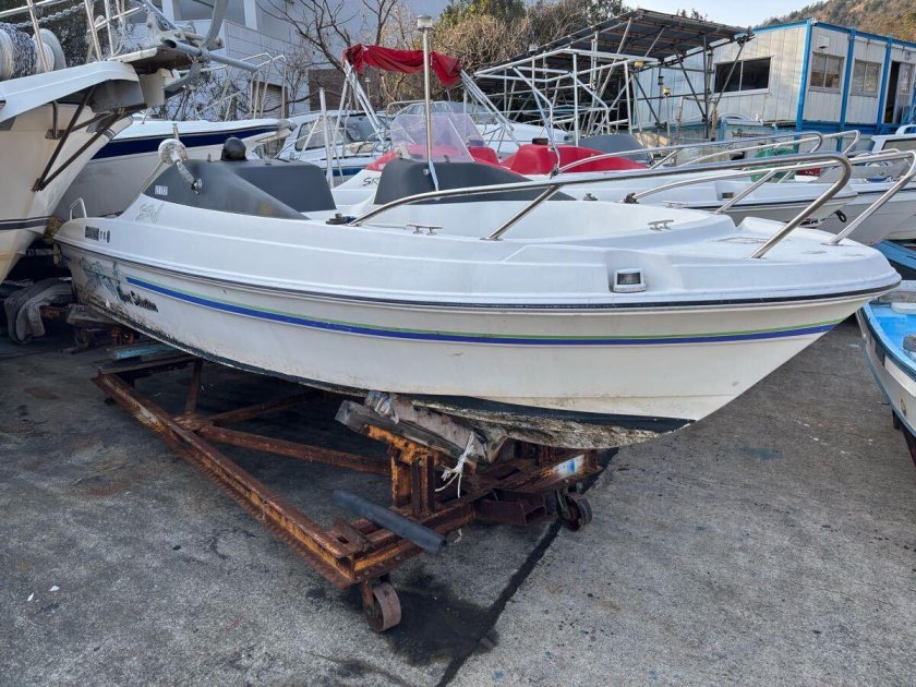 Лодка катер