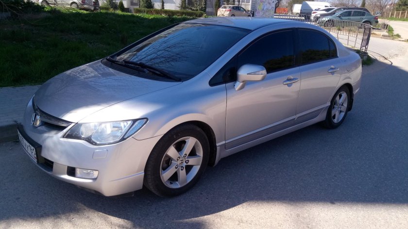 Хонда Цивик седан 2008 серебристый