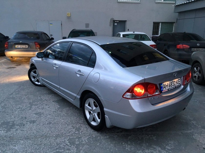 Хонда Цивик 2008 серебристый