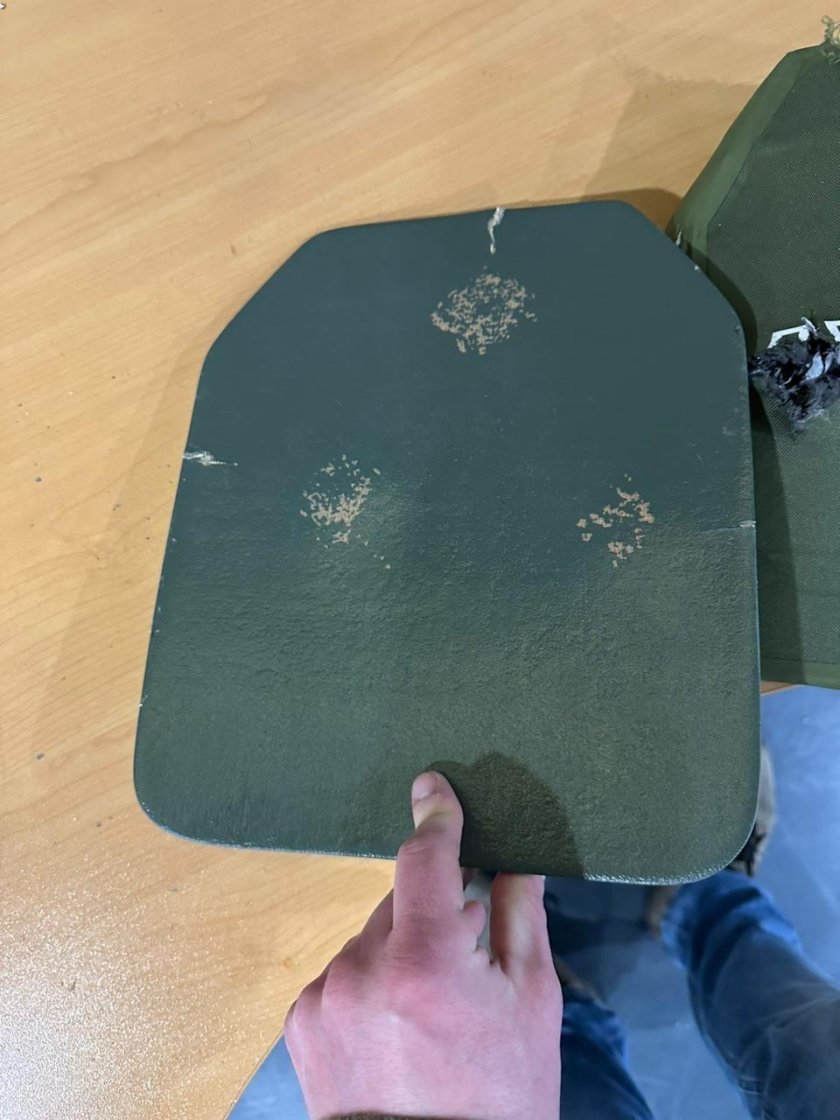 Бронеплиты для бронежилета