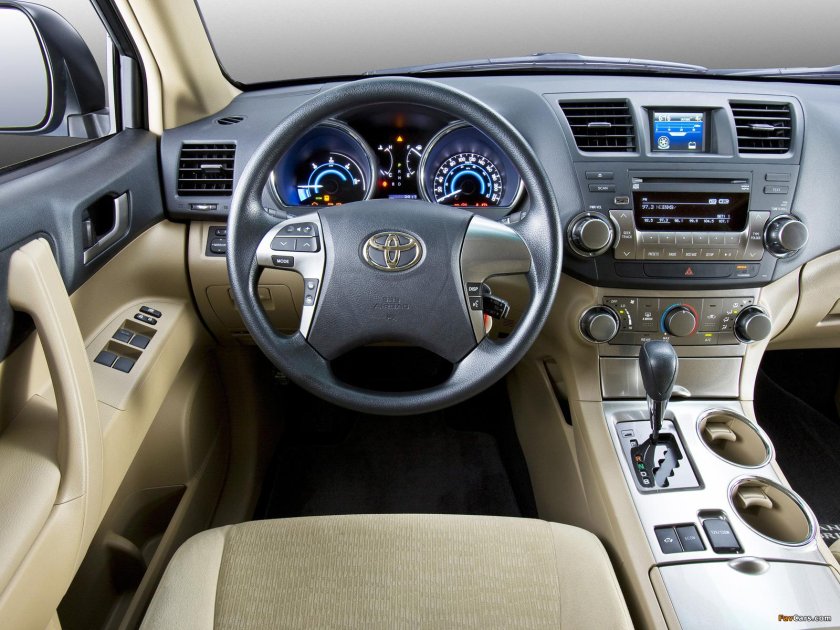Toyota Highlander 2010 салон