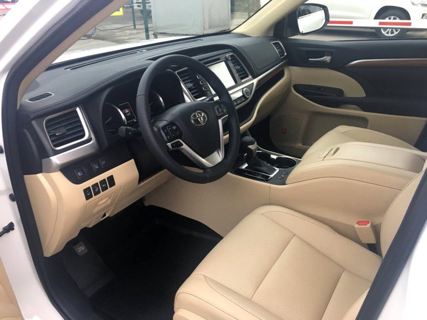 Toyota Highlander 2018 салон