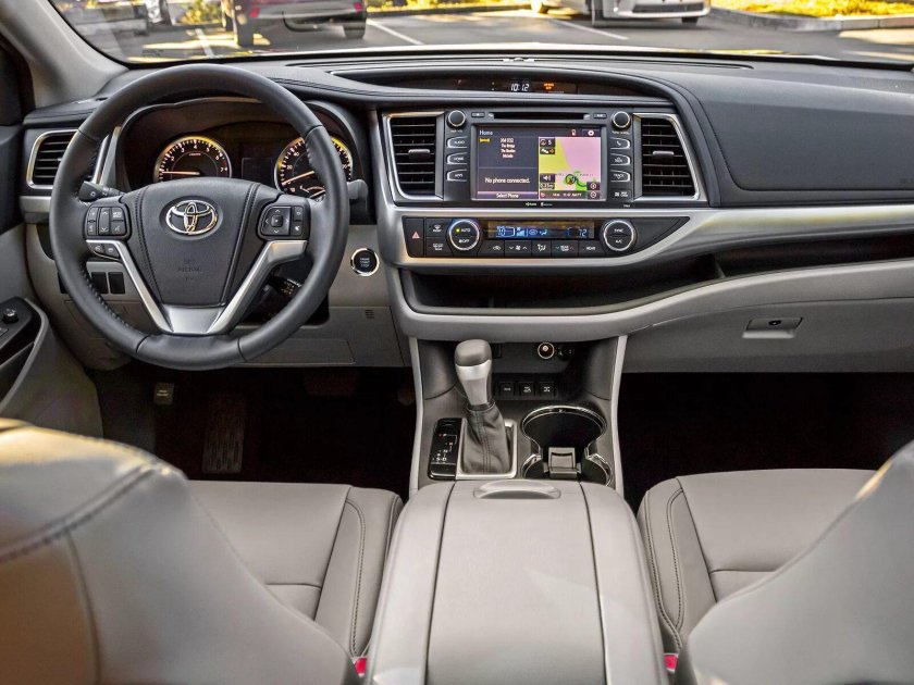 Тойота хайлендер 2014