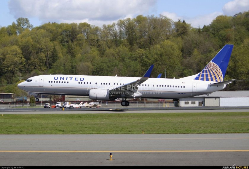 Боинг 737 united airlines
